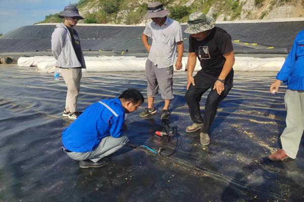 垃圾填埋場中土工膜應(yīng)該怎么施工呢？  第2張