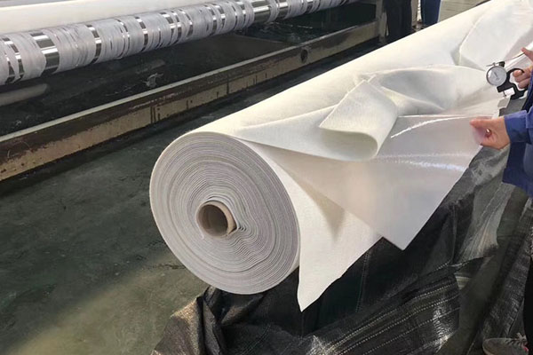 復(fù)合土工膜的生產(chǎn)過程及施工流程概述，一文了解全過程