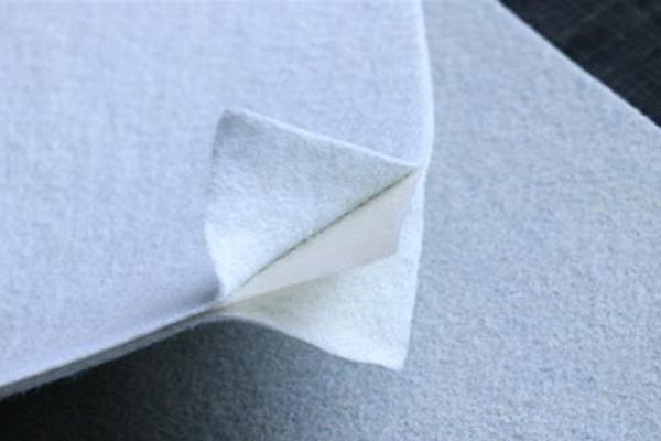復(fù)合土工膜在不同地質(zhì)條件下的應(yīng)用 第2張